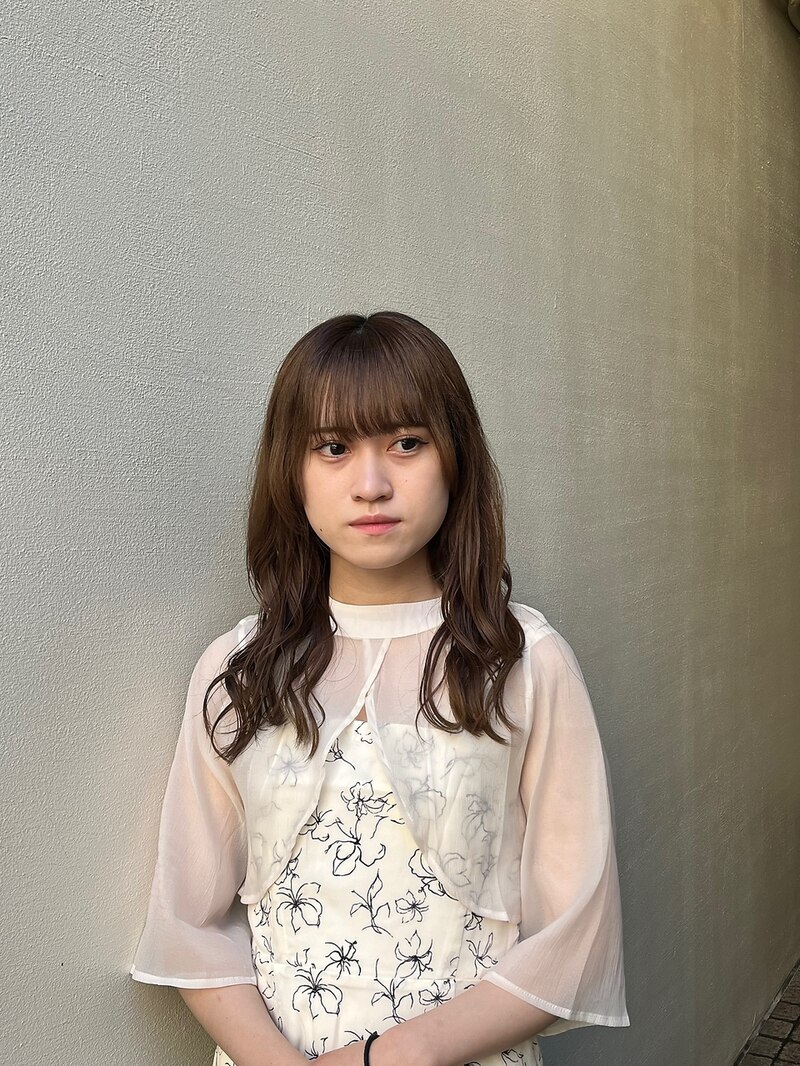 透明感オリーブベージュ