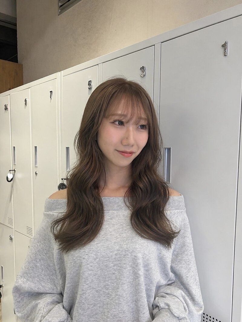 透明感ベージュ